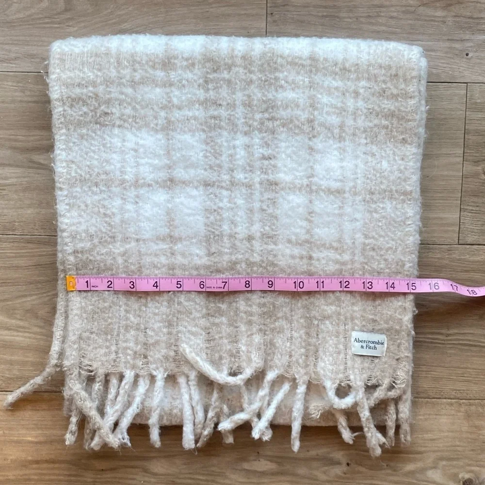 Abercrombie and Fitch Chunky Scarf